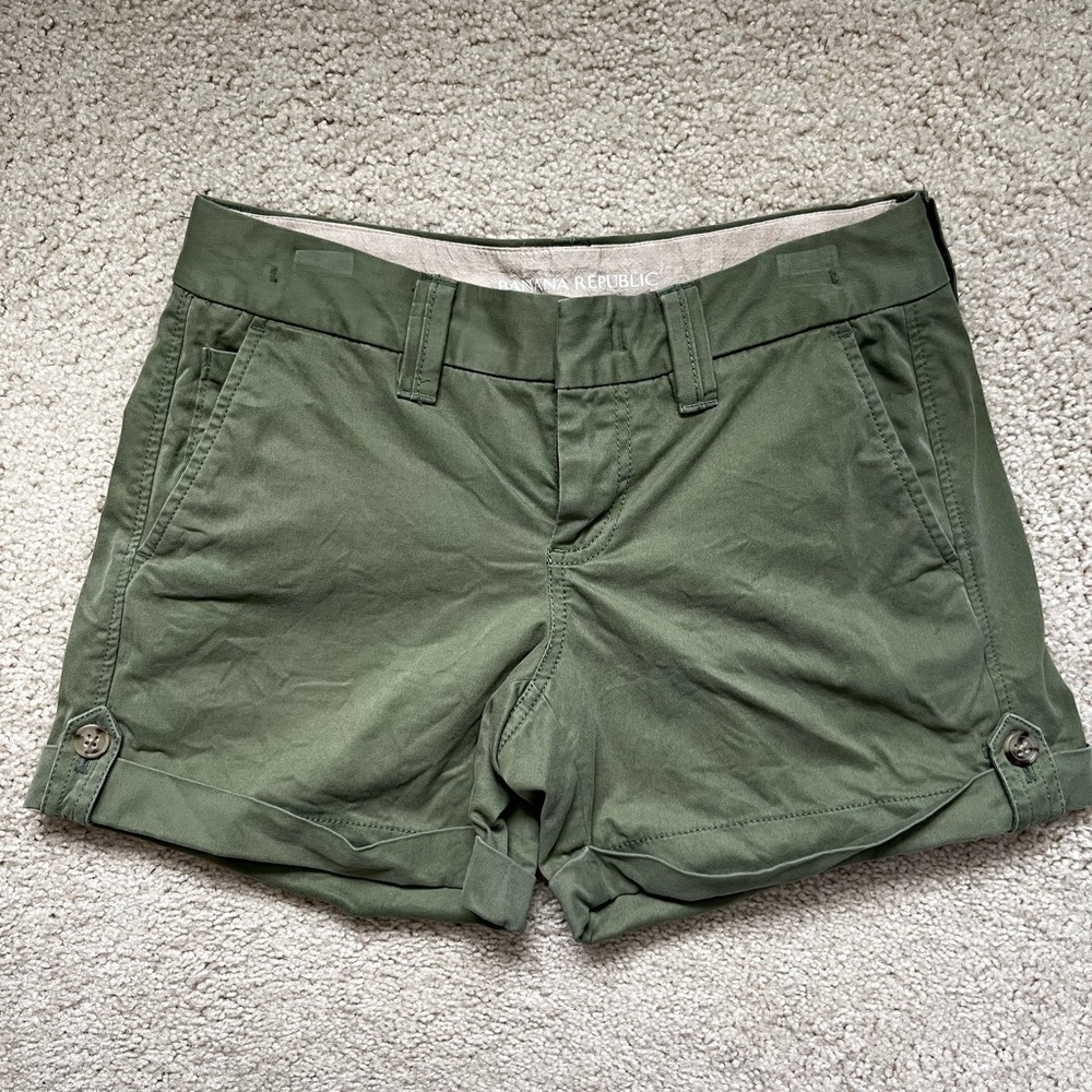 Banana Republic Weekend Shorts. Size 4.